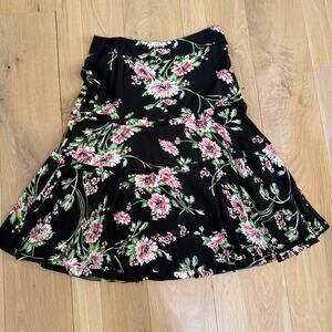CAbi Black Floral Fit and Flare Ruffle Skirt SZ 6 Raw Edge Classy Classic Work